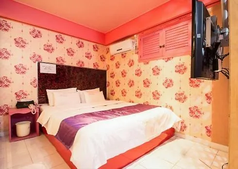 H Motel